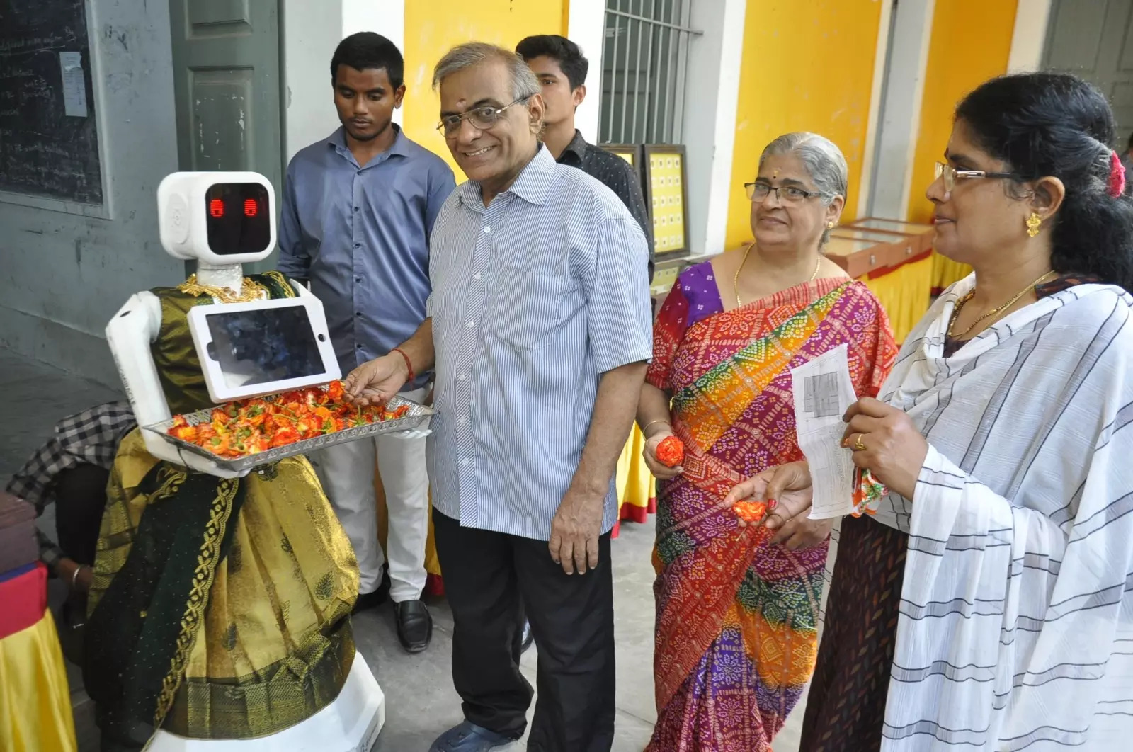 In Pondy 89.87% Voted At Polling Stations, 1.36% Voted Via Postal Ballots