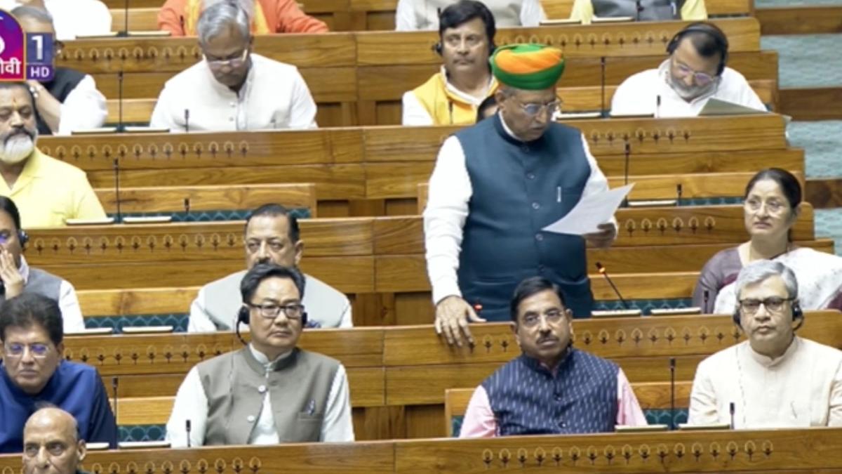 Parliament special sitting : Bills to implement women’s reservation and delimitation tabled in Lok Sabha