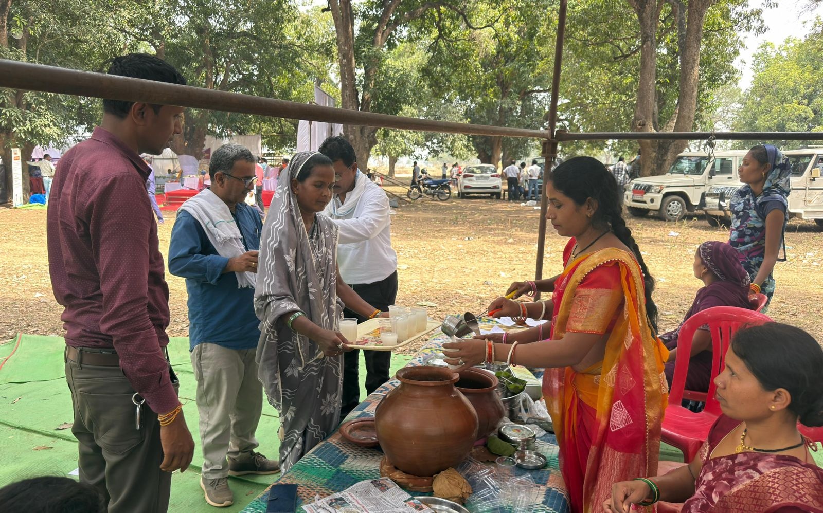 Bastar’s Traditional Flavors Create a Buzz at ‘Sushasan Tihar’