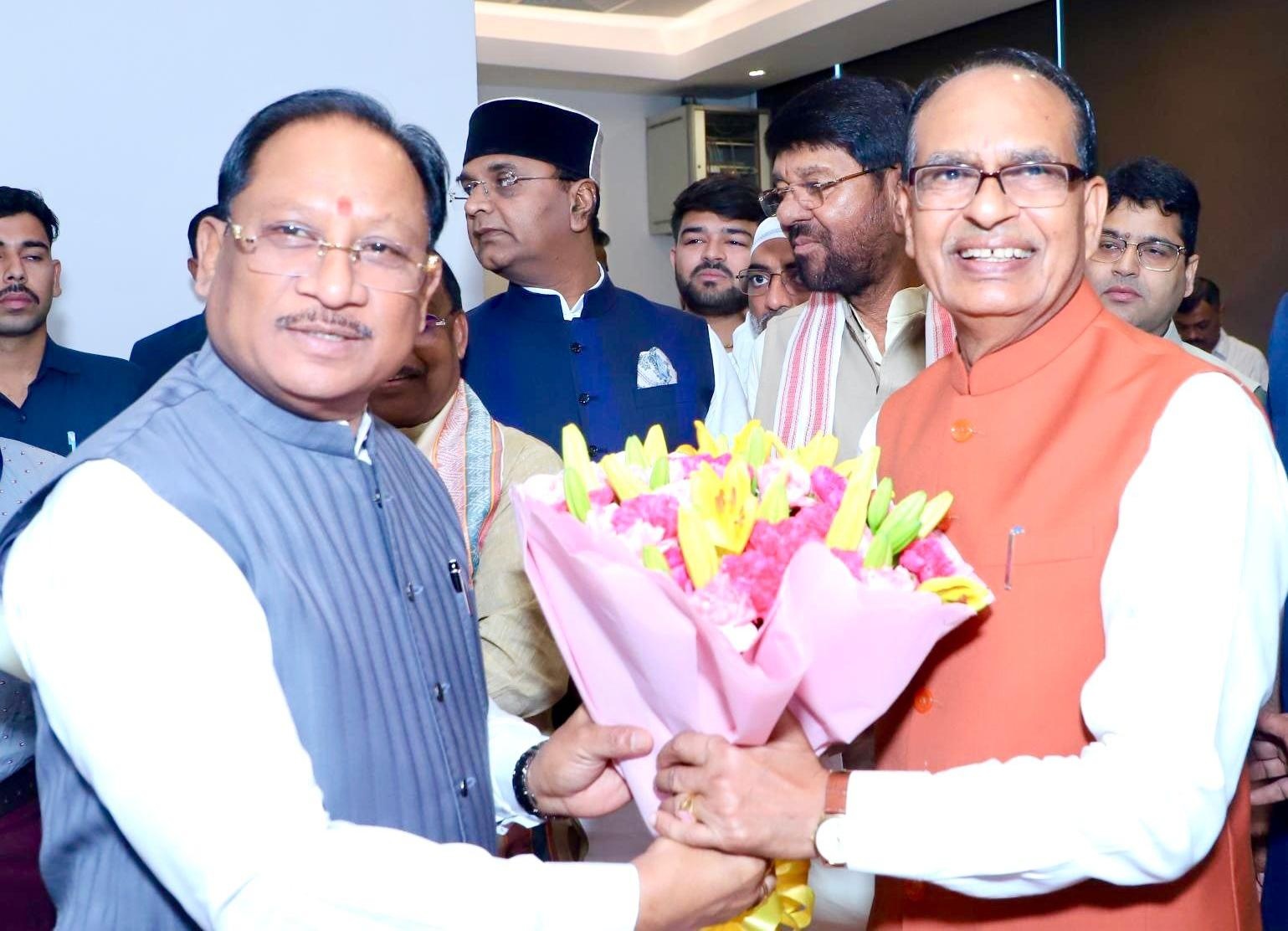 Chief Minister Vishnu Deo Sai Attends Launch of Shivraj Singh Chouhan’s Book “Apnapan” in New Delhi