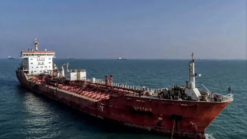 Oil Stocks Deplete Rapidly Amidst Hormuz Blockade! Experts Assess the Impact on India