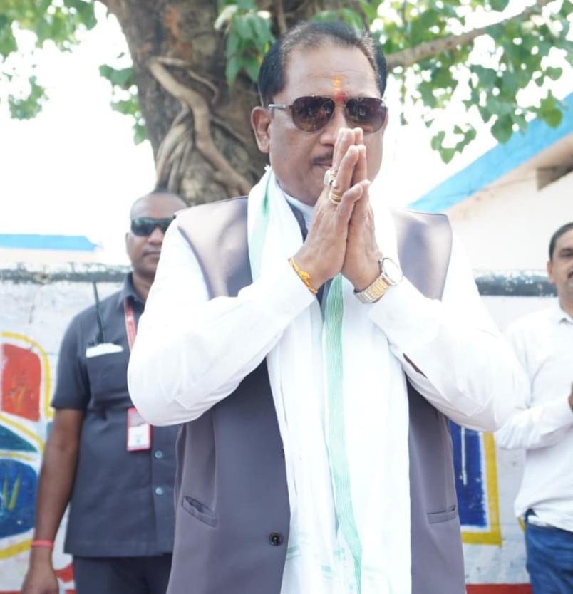 Chief Minister’s Simplicity and Sensitivity on Display at the Village Chaupal