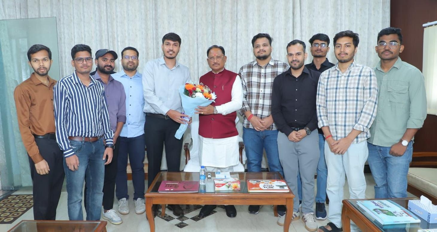 “Chhattisgarh CM hails Tribal Hostel Students ,Who cracked UPSC Prelims”