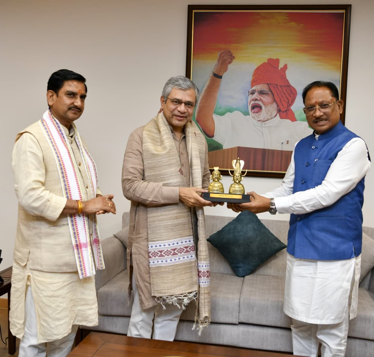 CM Vishnu Deo Sai Seeks Faster Approval and Execution of Major Railway Projects in Chhattisgarh