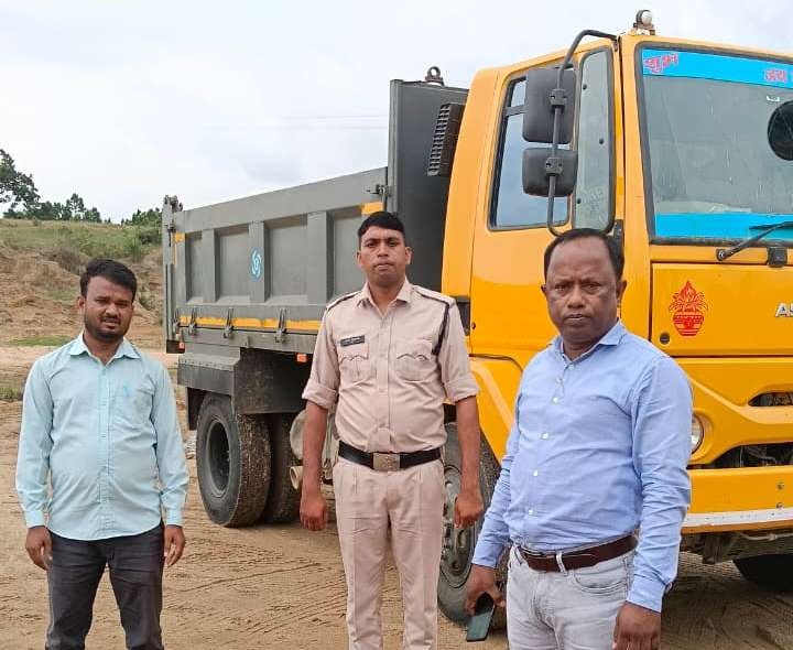 Crackdown on Illegal Sand Mining: Chhattisgarh Seizes Tipper and 90 Cubic Metres of Unauthorised Sand