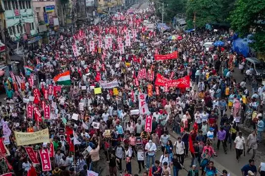 Man Arrested for Burning PM’s Photograph During Kolkata NEET Protest