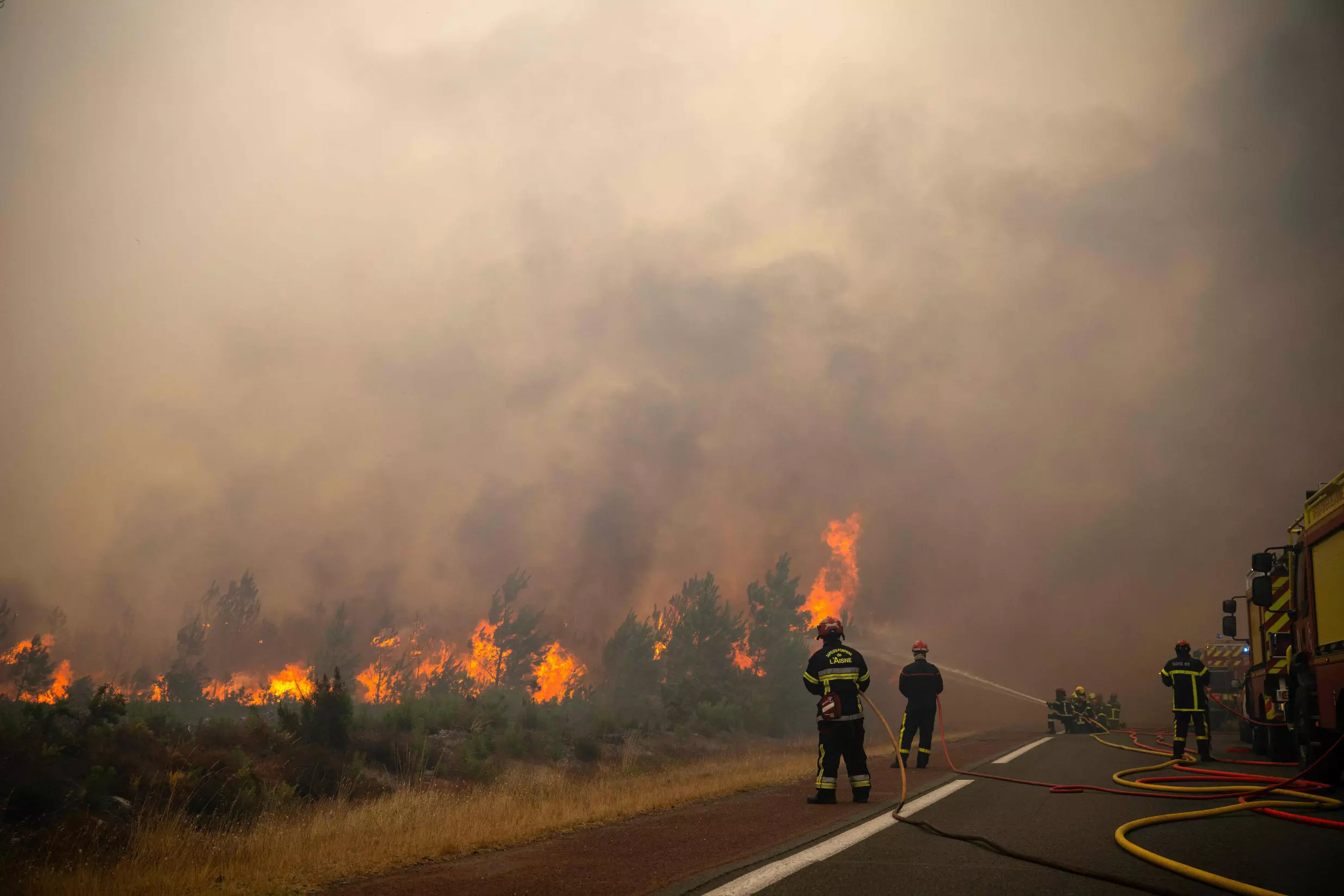France, Spain Fight Wildfires; Over 250,000 People Evacuated