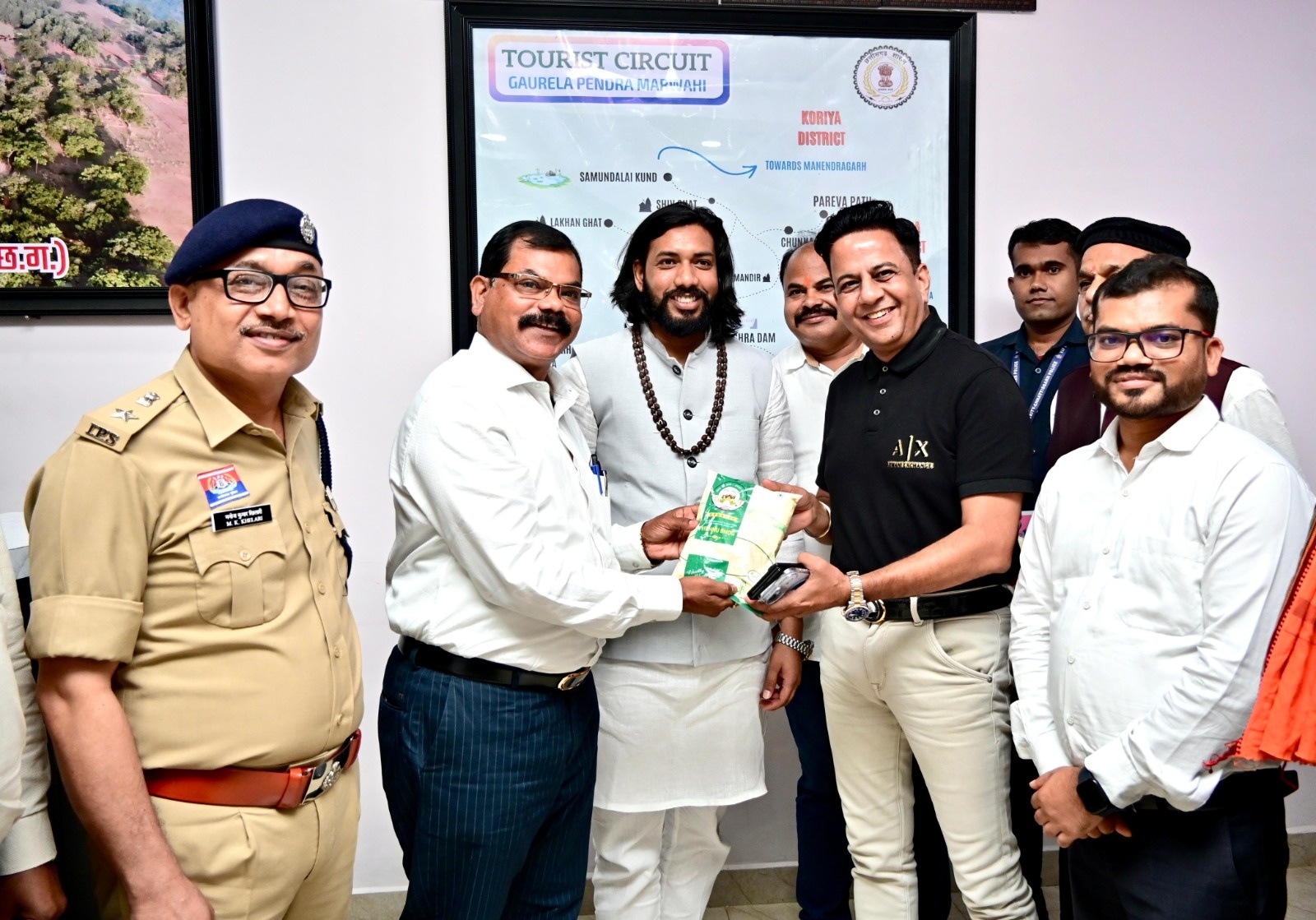 A Fragrant Acclaim : Chhattisgarh Minister Honoured with GPM’s Signature Vishnu Bhog Rice