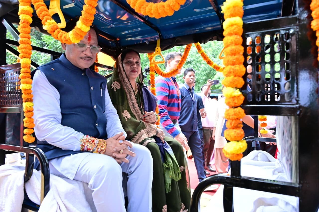 ‘Jashpur Express’ Rolls Out: Sai Gifts 50 Women E-Rickshaws on Raksha Bandhan