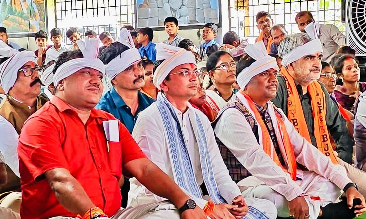 From Blasts to Broadcasts: Dantewada’s Chhindnar Tunes In to PM Modi’s ‘Mann Ki Baat’