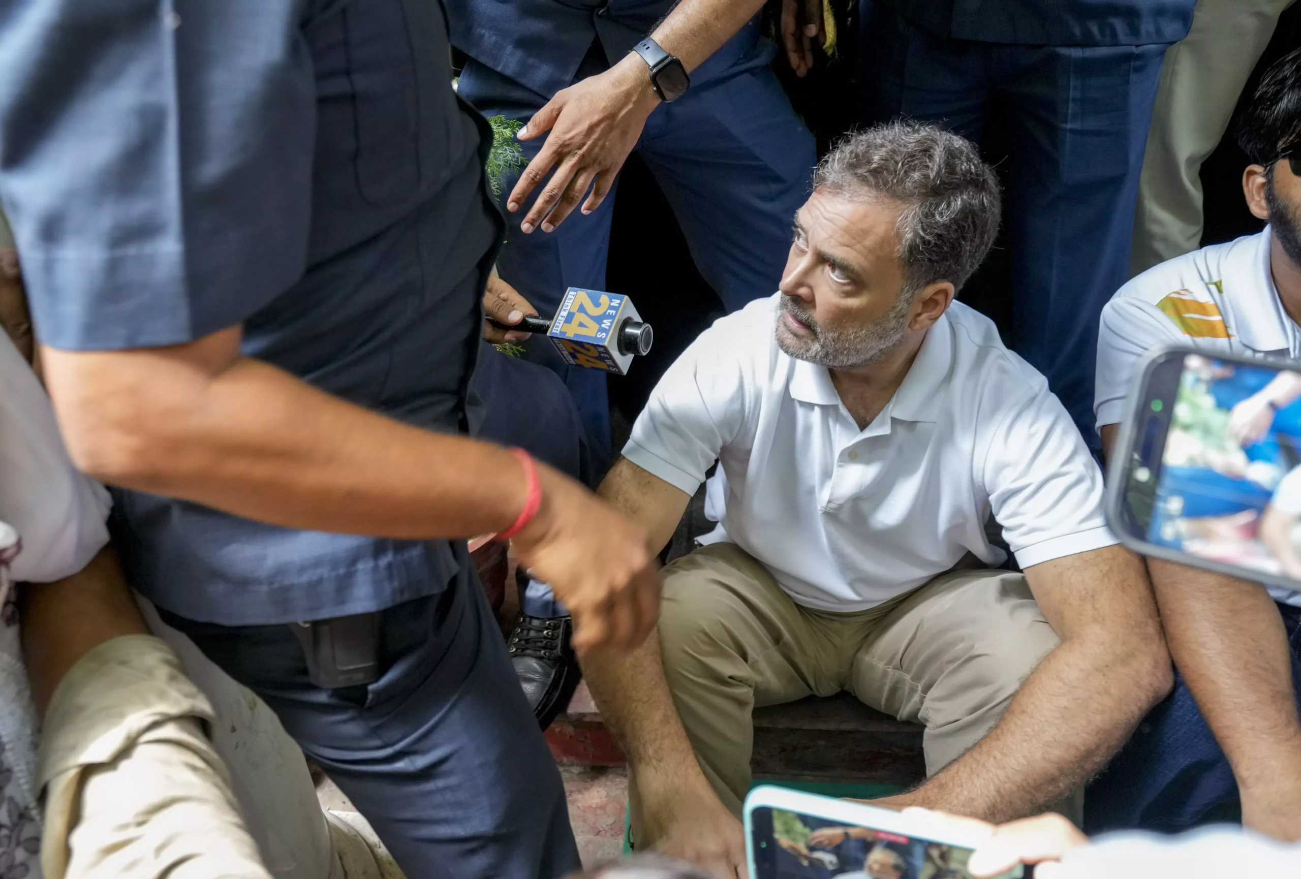 Rahul’s 7-hour Sit-in Protest Gets Pellet Victim an FIR