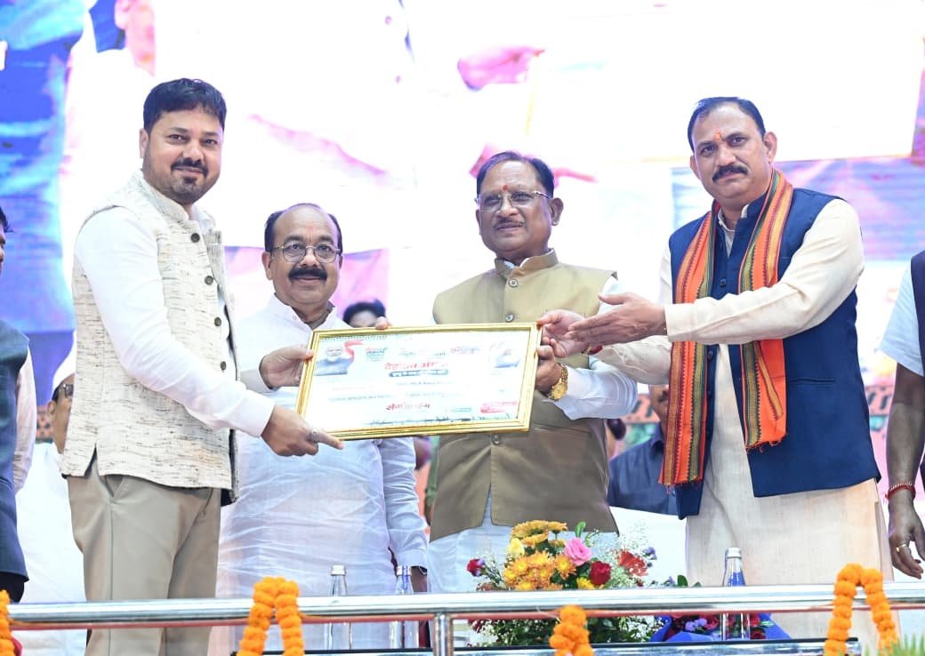 LIVE: Over 1,000 Women Donate Blood in Raipur, Initiative Enters Golden Book of World Records
