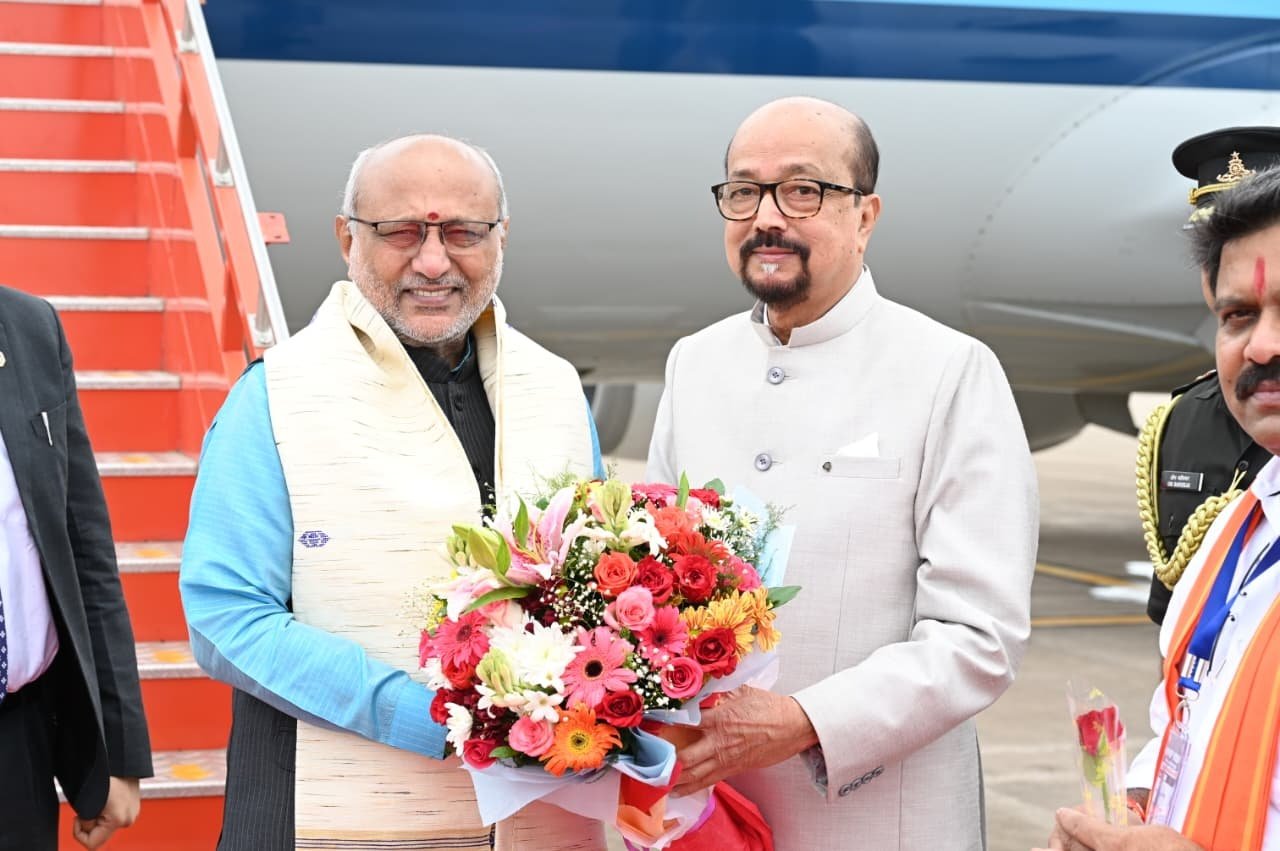 Vice President Radhakrishnan Arrives in Chhattisgarh for AIIMS Raipur Convocation