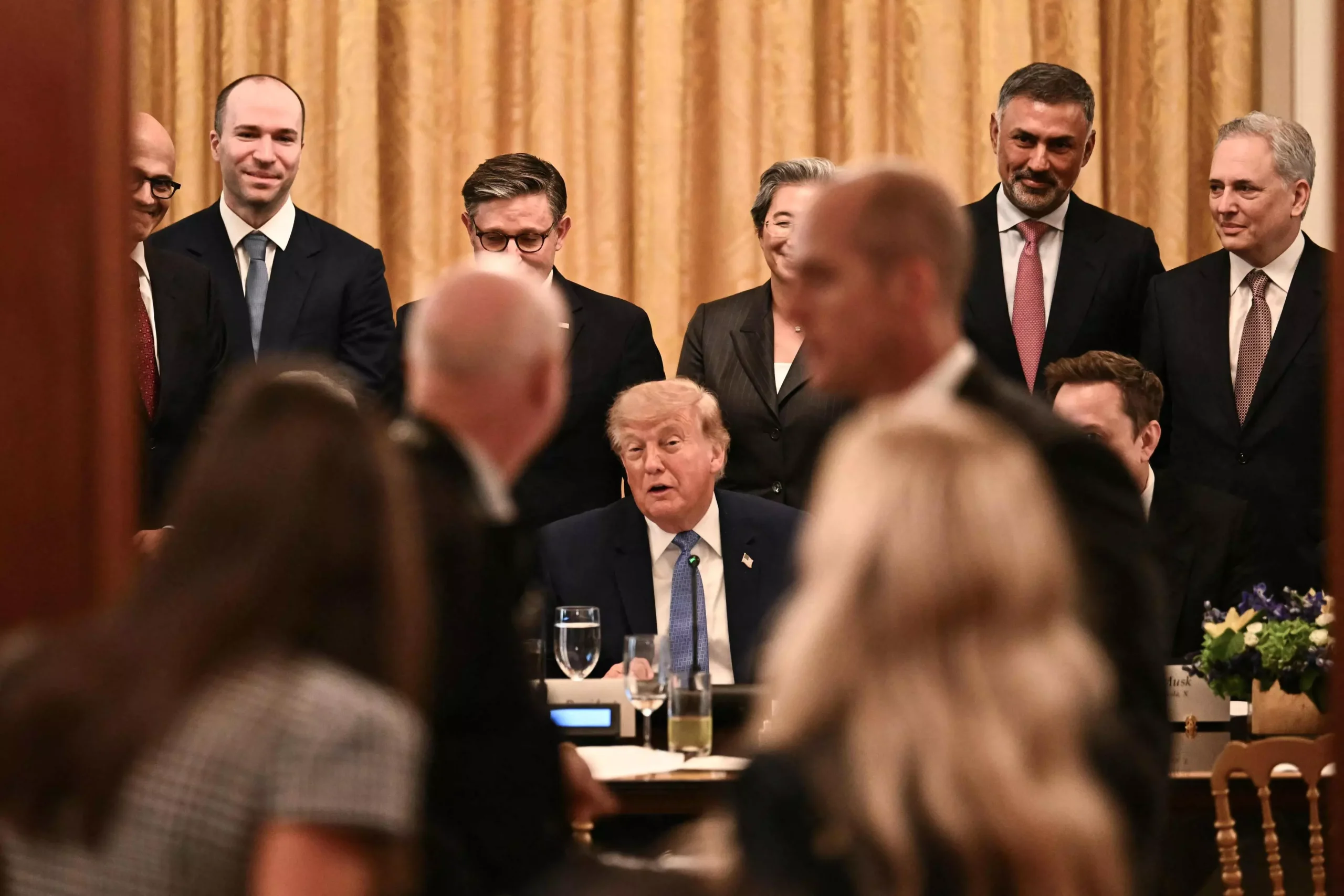 Trump, Tech Leaders Sign Voluntary Accord on ‘Super Intelligence’ Safety