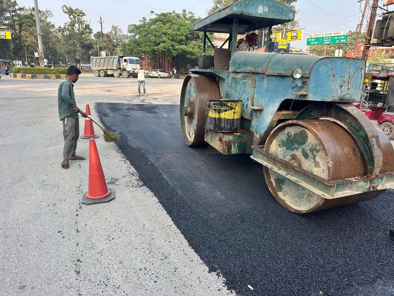 Arun Sao Orders War-Footing Road Repairs in Ambikapur; PWD Launches ₹3 Crore Maintenance Drive