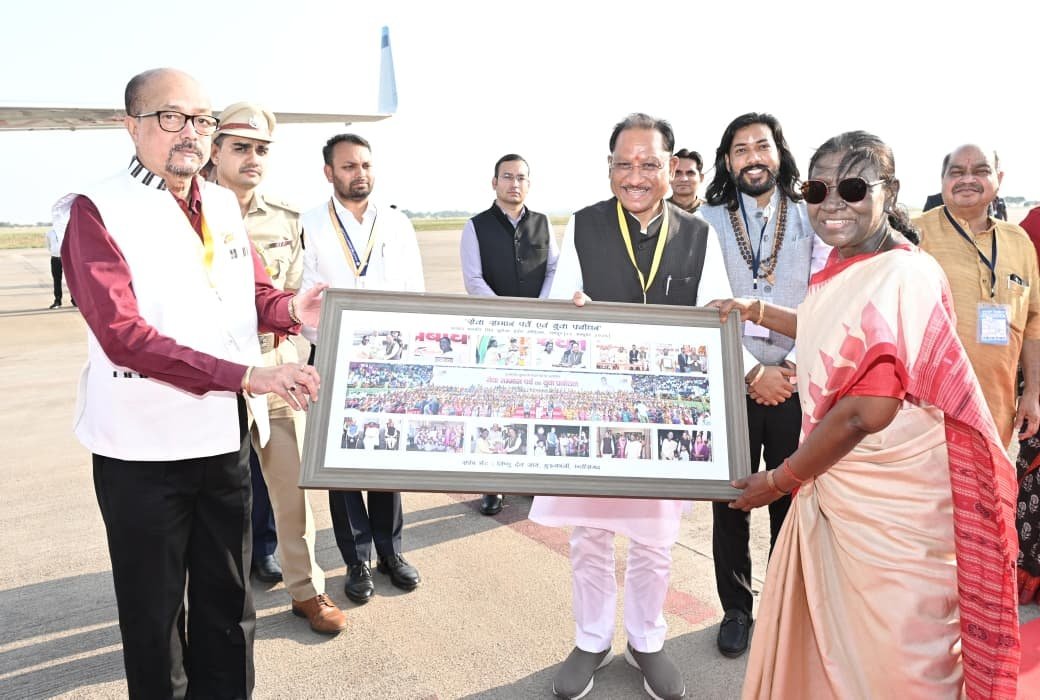 President Murmu Concludes Chhattisgarh Visit, Departs from Raipur