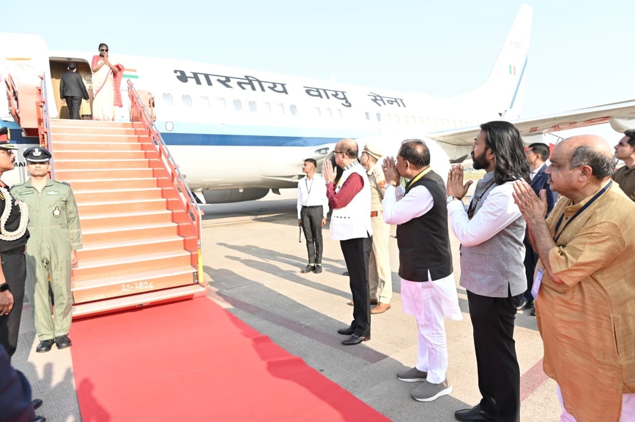 President Murmu Concludes Chhattisgarh Visit, Departs from Raipur